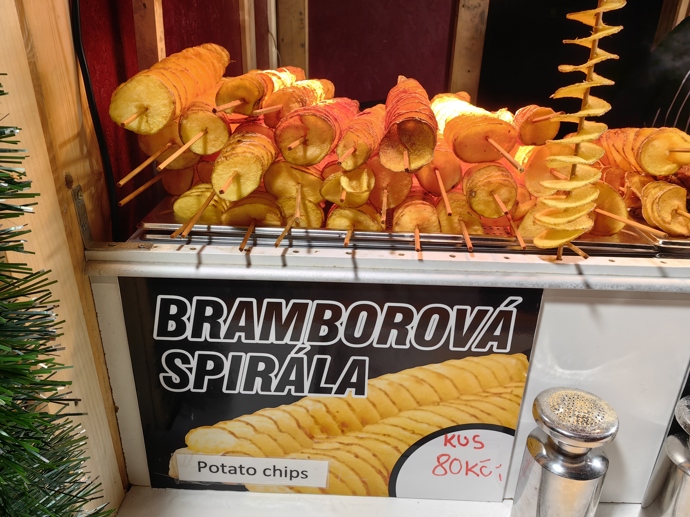 Vánoční trhy na náměstí Míru.