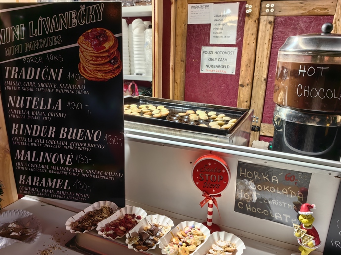 Vánoční trhy na náměstí Míru.