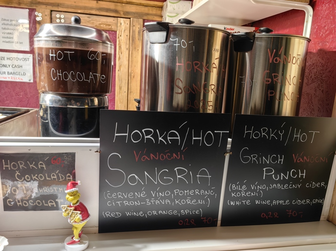 Vánoční trhy na náměstí Míru.