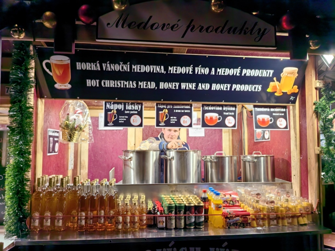 Vánoční trhy na náměstí Míru.