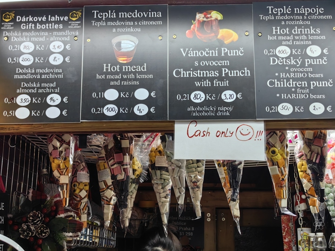 Vánoční trhy na náměstí Míru.