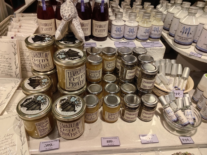 Vánoční trhy na náměstí Míru.