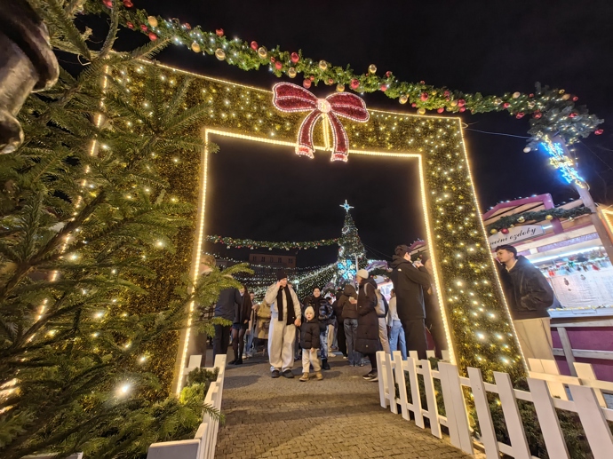 Vánoční trhy na náměstí Míru.