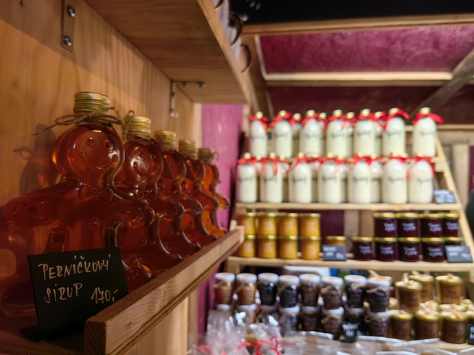 Vánoční trhy na náměstí Míru.