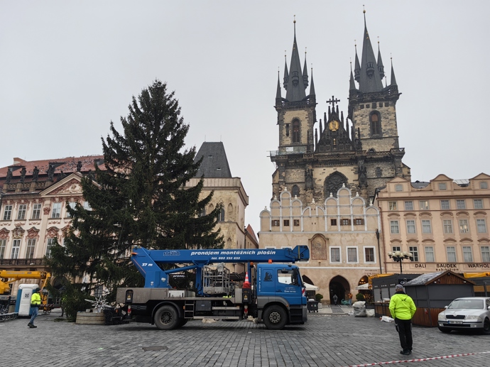 Vánoční strom na Staroměstském náměstí.
