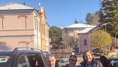 FOTO: Pavel Nedvěd se fotil s fanoušky.