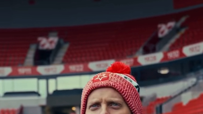 FOTO: Jakub Prachař nazpíval hymnu pro SK Slavia.