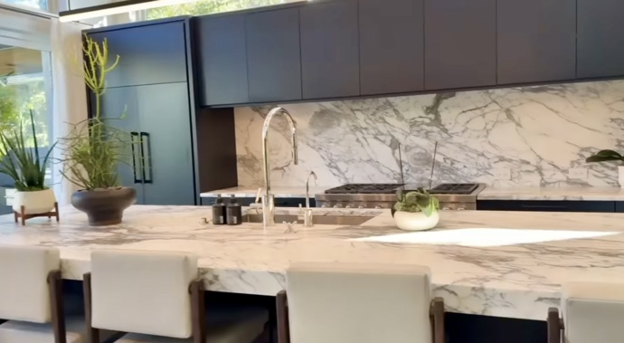 Nikola Mertlová ukázala detaily kuchyně. 