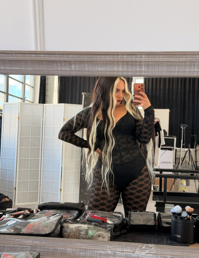 Ewa Farna sdílela odvážnou fotografii. 