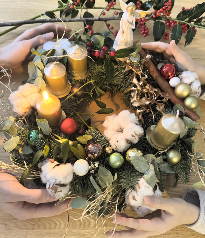 Laďka Něrgešová ukázala věnec. 