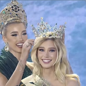 Krásná Natálie Puškinová.