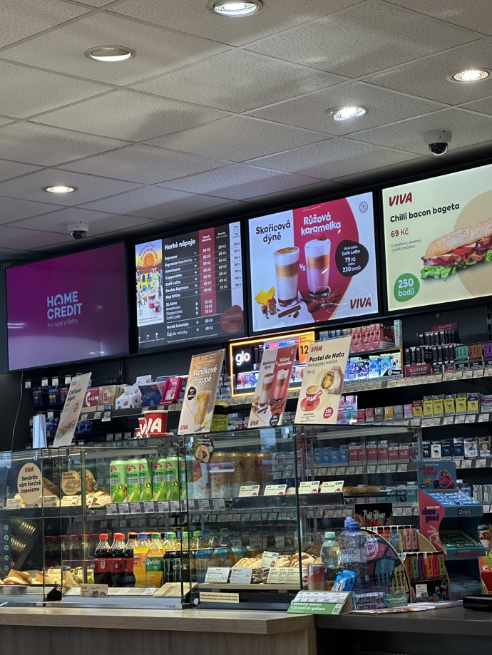 Na kávové nabídce si dávají letos na podzim záležet i čerpací stanice.