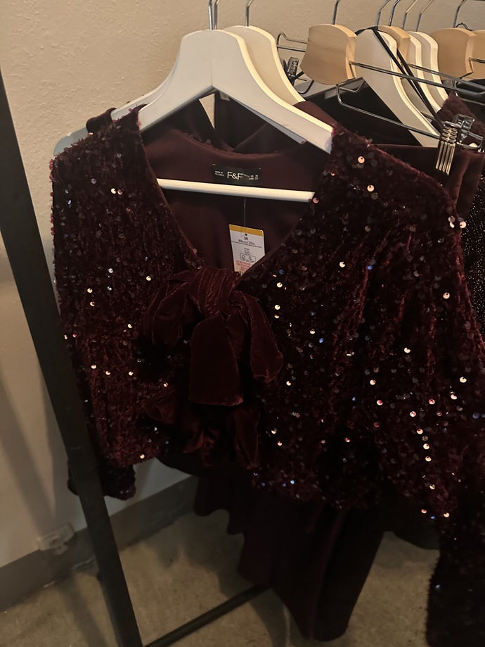 Nechybí ani trendy vínové odstíny.