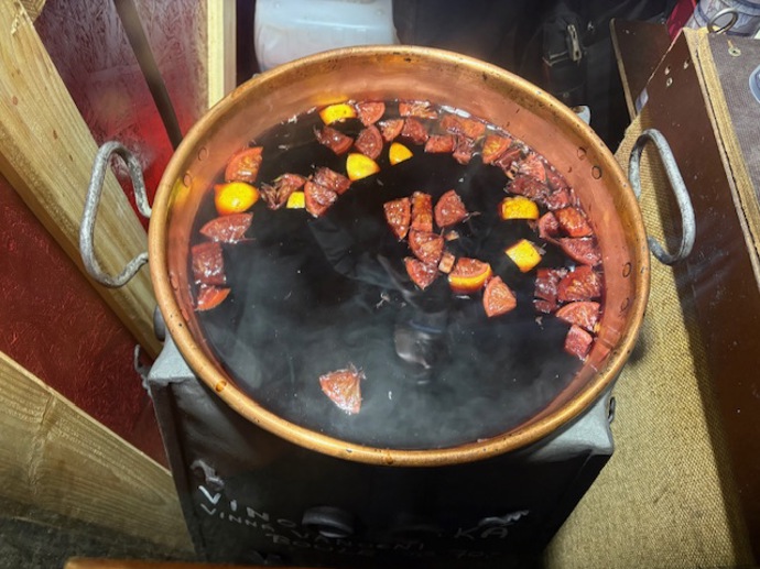 Horká boule podle editorky Bětky letos spíše připomínala svařák - chybí více ovoce. 