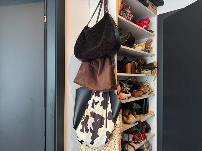 Botník a kabelky Soni, která má vše krásně urovnané