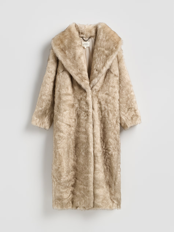 Kabát z napodobeniny kožešiny, Reserved, 2599 Kč