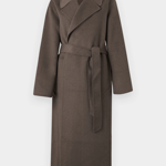 Základem každého luxusního podzimního looku je kvalitní kabát. Tento model prodává značka GAP za 6220 Kč