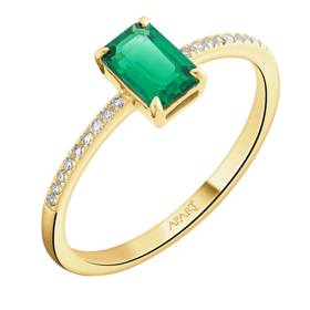 K šatům s výstřihem ke krku se náhrdelník nehodí. Dobrou volbou jsou ale další šperky, jako náušnice nebo prsten. Tento zlatý kousek s diamanty a syntetickým smaragdem má v nabídce Apart za 13 590 Kč.