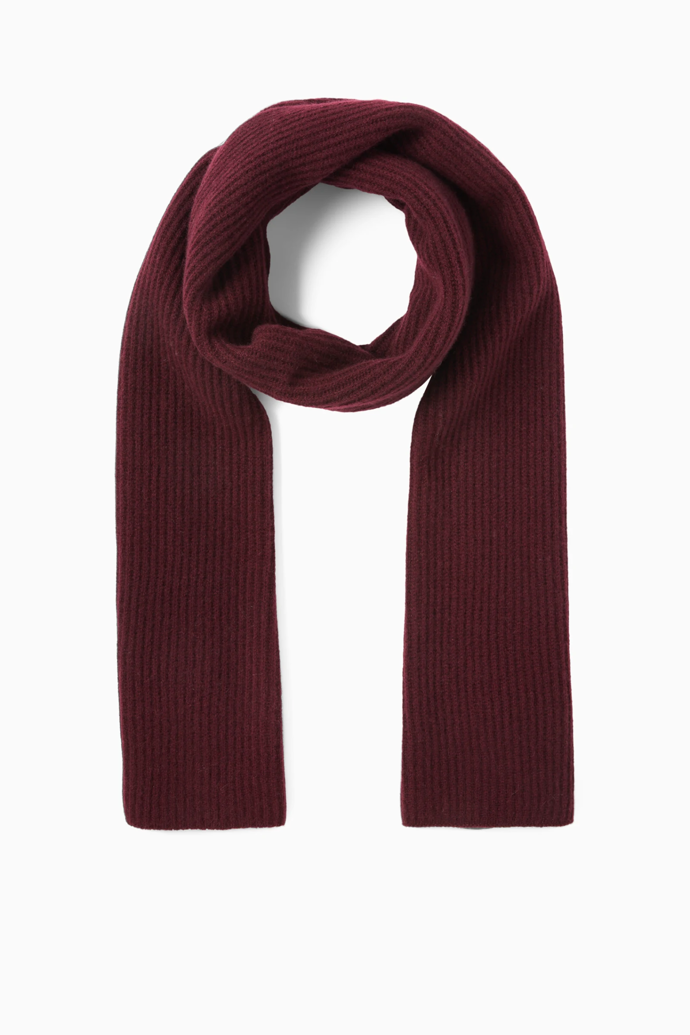 Kašmírová šála, C&A, 1 798 Kč