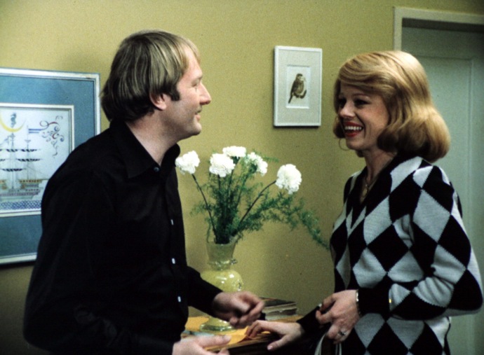 Sobota s Nárožným měli vždy rádi improvizaci, režisér Schulhoff byl ale opačného názoru. Na snímku s Luďkem Sobotou je herečka Iva Janžurová.