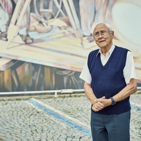 Dcera Martina se v hereckých stopách svého otce nevydala, učí ve školce a Jaroslav Satoranský se díky ní těší z vnoučat a pravoučat.