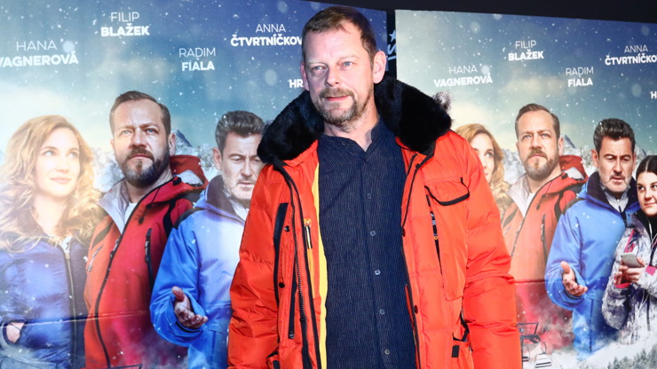 Herec a dabér Martin Stránský na premiéře filmu Špindl.