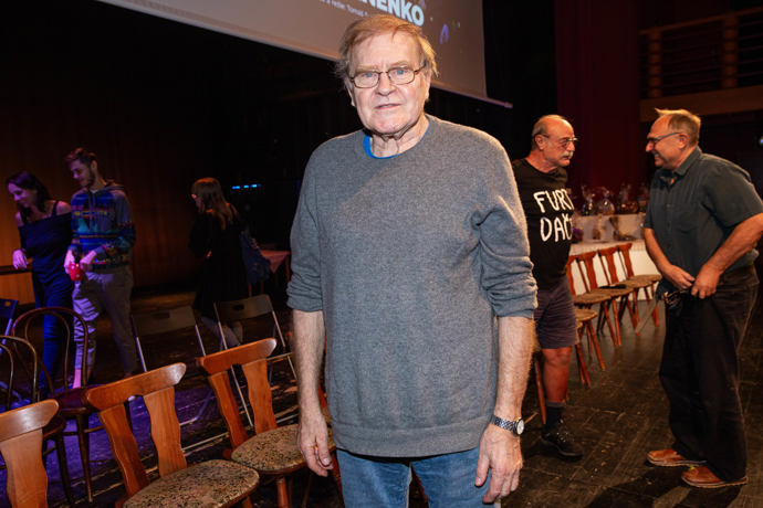 Jeho dcera Barbora žije v ústavu. Trpí schizofrenií a mentální retardací. Následující snímky jsou z filmu Černí baroni z roku 1992, ve kterém si Jan Vlasák také zahrál.