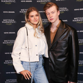 Od května spolu nejsou dcera Ivy Kubelkové Natálie Jirásková a zpěvák Adam Mišík. Vztah dvojice, která se stala ozdobou filmového festivalu v Karlových Varech 2022, vyšuměl do ztracena. 