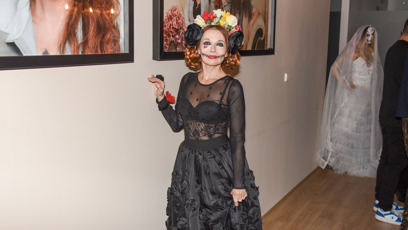 FOTO: Barbora Fišerová dorazila v kostýmu.