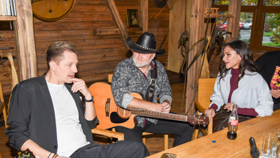 FOTO: Ondřej Ruml s Petrem Kocmanem a Evou Burešovou.