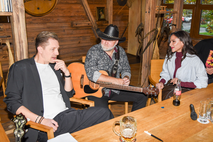 Ondřej Ruml s Petrem Kocmanem a Evou Burešovou. 