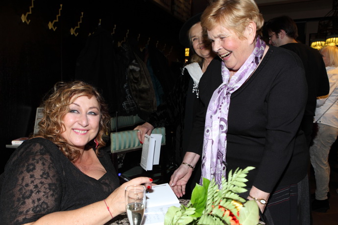 Oblíbila si také knihy své kolegyně Haliny Pawlowské.