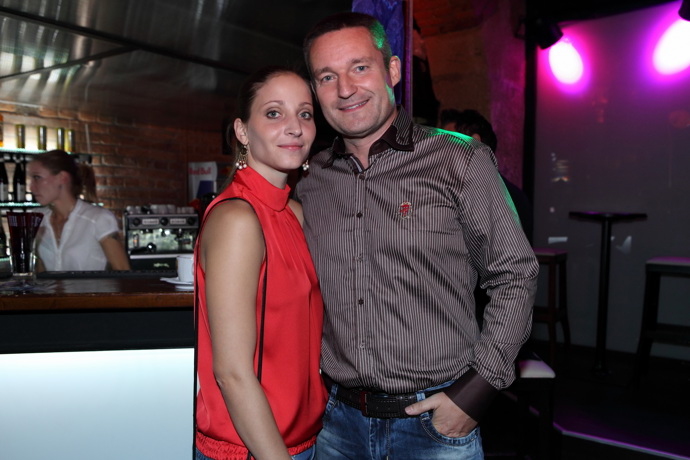 Třetí manželka Vladimíra Hrona, Michaela, je mladší o osmnáct let. 