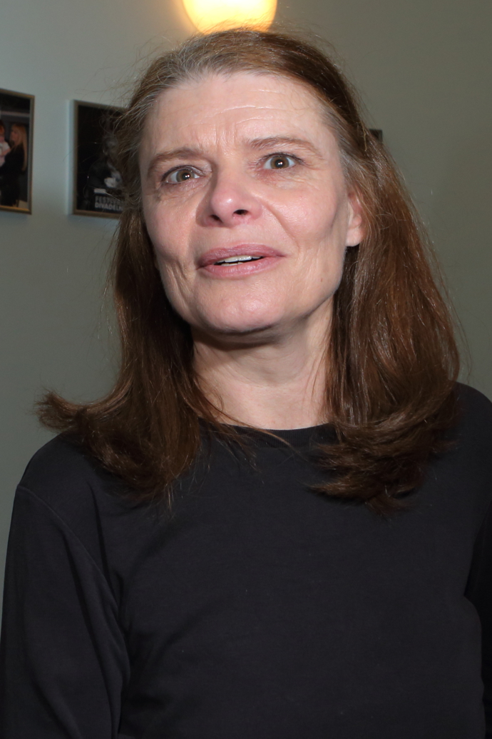 Herečka Zuzana Bydžovská se začala zajímat o herectví až po přestěhování do Prahy. V dětství ji zajímala především zvířata.