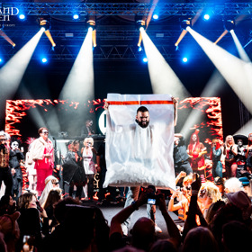 Freescoot svým kostýmem opět šokoval.