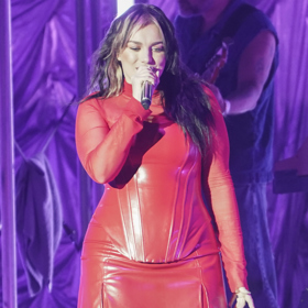 Ewa Farna zrušila koncert.