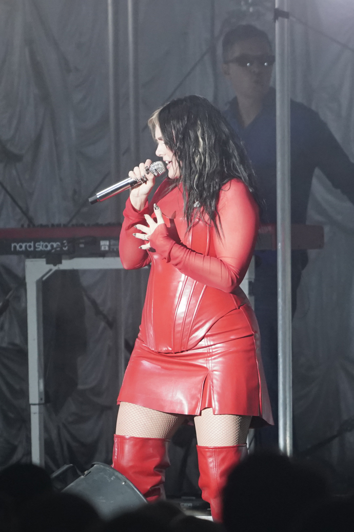 Ewa Farna vynesla sexy outfit.