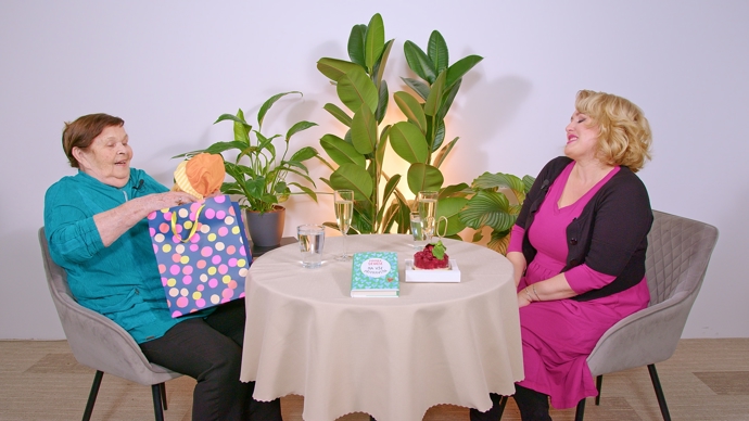 V dárkové tašce měla od Milušky Bittnerové připravené velké překvapení v podobě panenky Zuzanky.