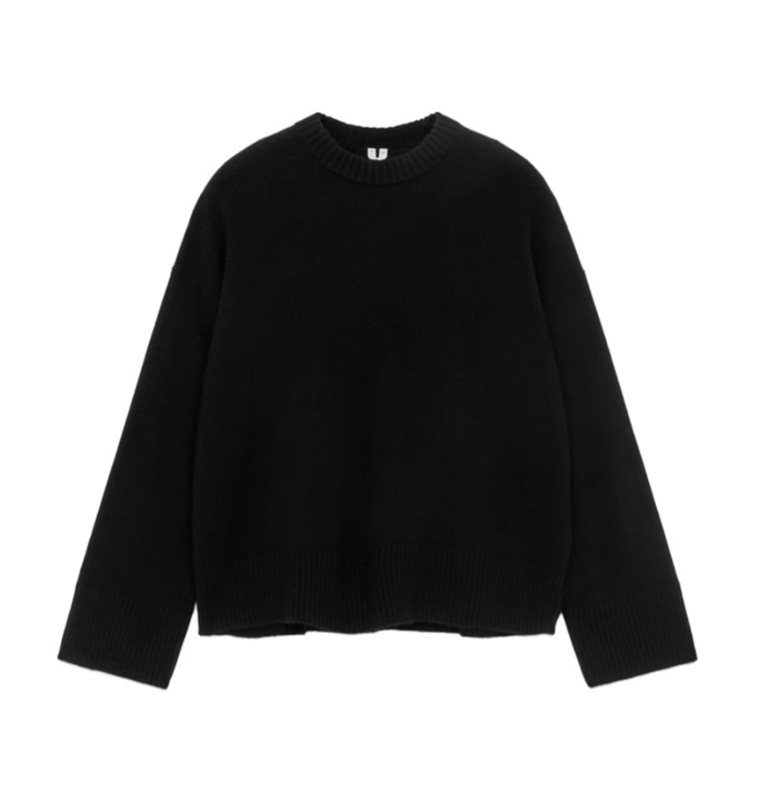 Svetr v barvě ladící k vašemu šatníku. 