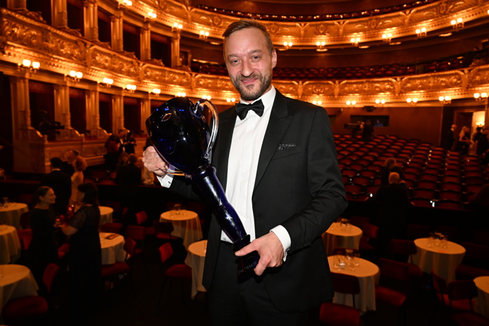 Petr Panzenberger zapózoval s cenou.