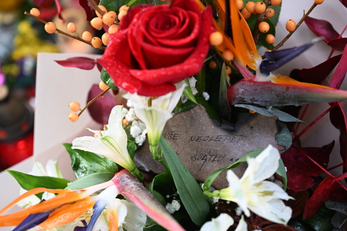 Anička Slováčková má svůj pomníček na Vinohradském hřbitově.