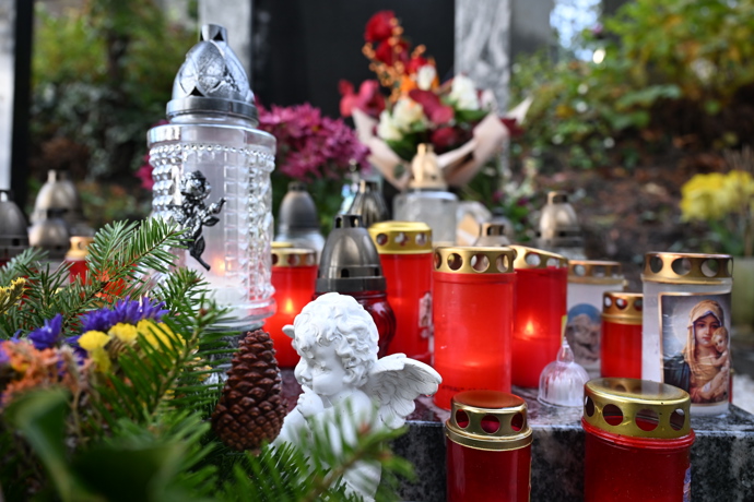 Anička Slováčková má svůj pomníček na Vinohradském hřbitově.