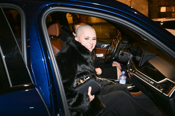 Sympatická Laďka Něrgešová odchází z party ShowTime. 