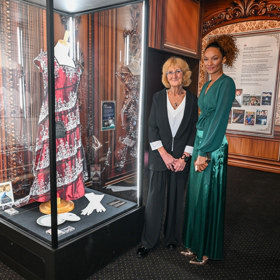 Moderátorka Lejla Abbasová vyrazila s maminkou na výstavu Titanic.