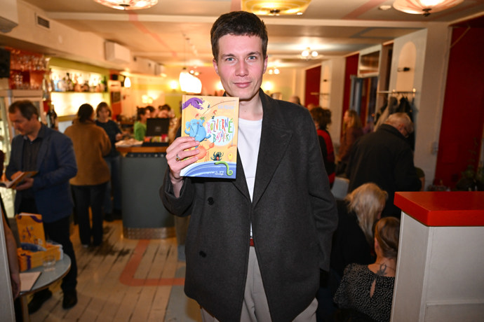 Daniel Krejčík pokřtil knihu Rozverné básničky.