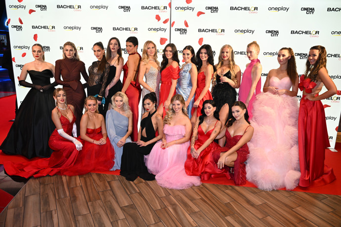 Účastnice Bacheloru.