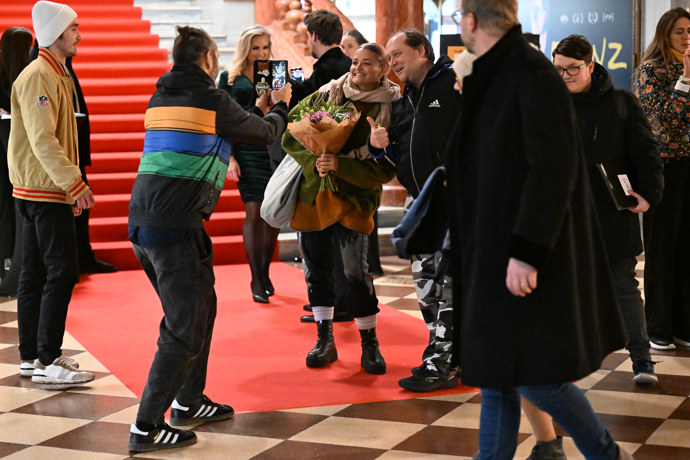 Erika se fotila s fanoušky.