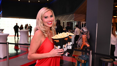 FOTO: Denise Ayverdi na promítání Bachelora.