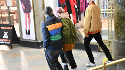 FOTO: Erika odcházela s partnerem.