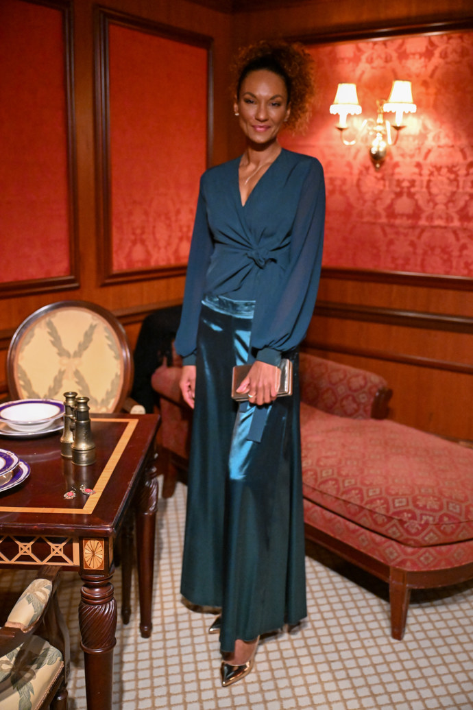 Lejla musí dětem vysvětlovat, že se s tatínkem ve skutečnosti milují.